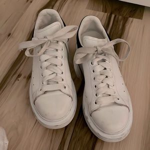 Alexander McQueen Oversized sneakers